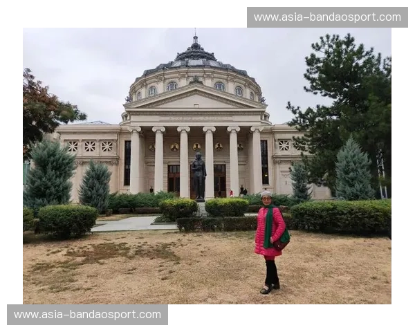 灵魂的极点与重塑：在里斯本与布加勒斯特之间，寻找旅行的终极定义